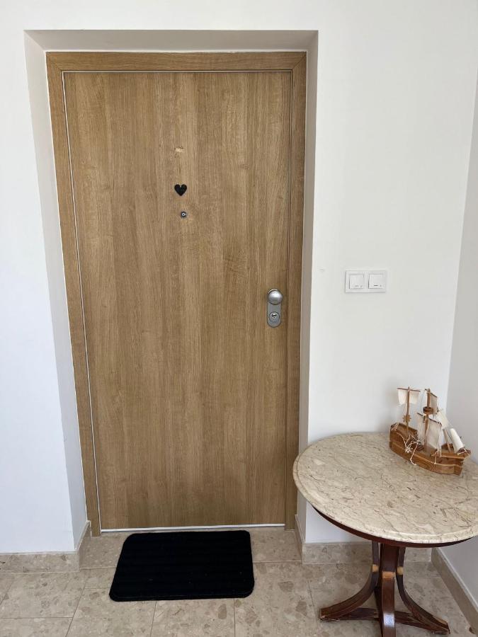 Apartman Sven Malinska Buitenkant foto