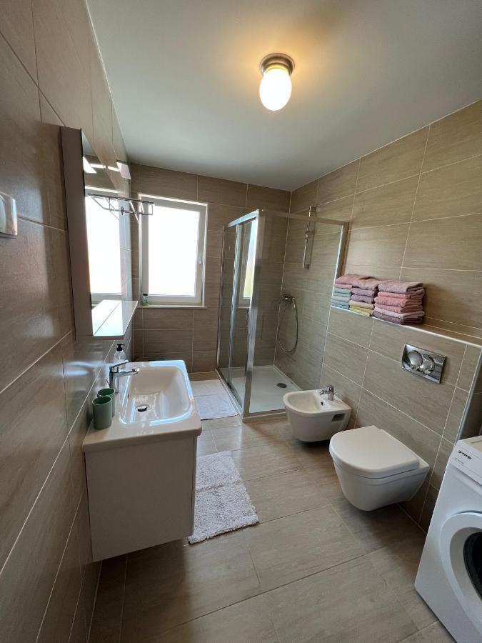 Apartman Sven Malinska Buitenkant foto