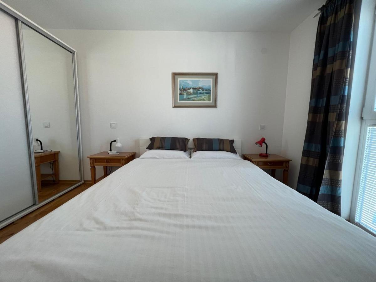 Apartman Sven Malinska Buitenkant foto