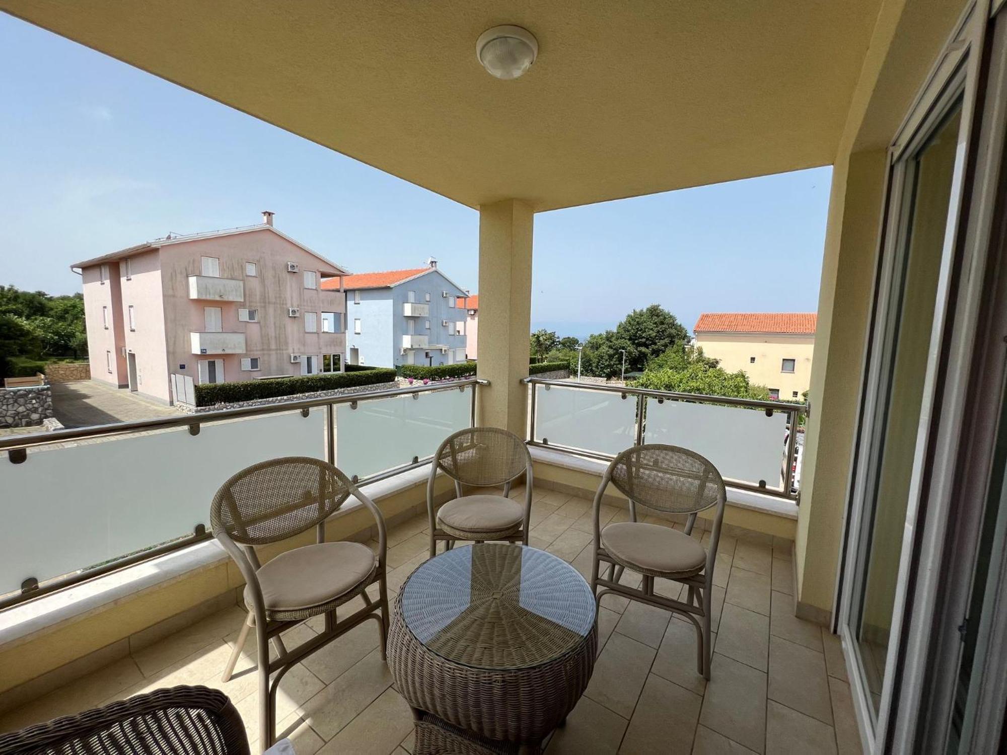 Apartman Sven Malinska Buitenkant foto
